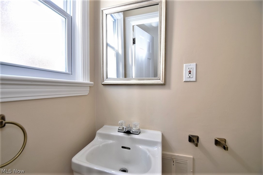3538 St Albans Road Cleveland Heights, OH 44121 - Photo 16 of 33