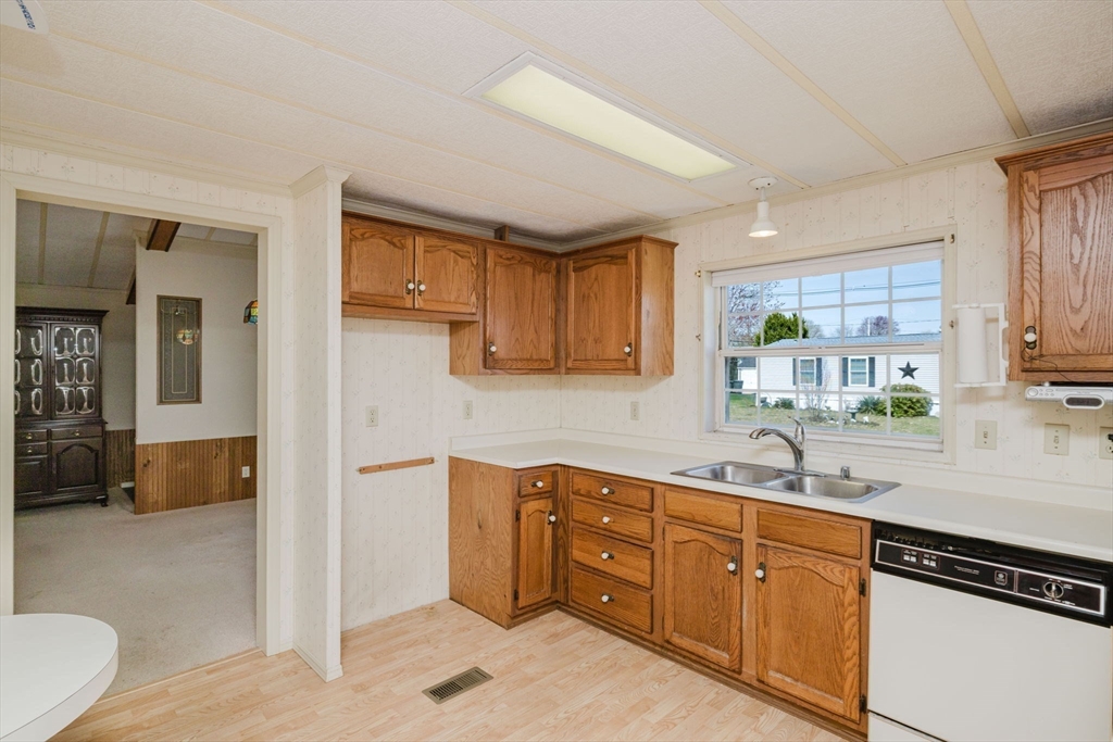 5 Amber Way Raynham, MA 02767 - Photo 12 of 38 Gallery Image 12