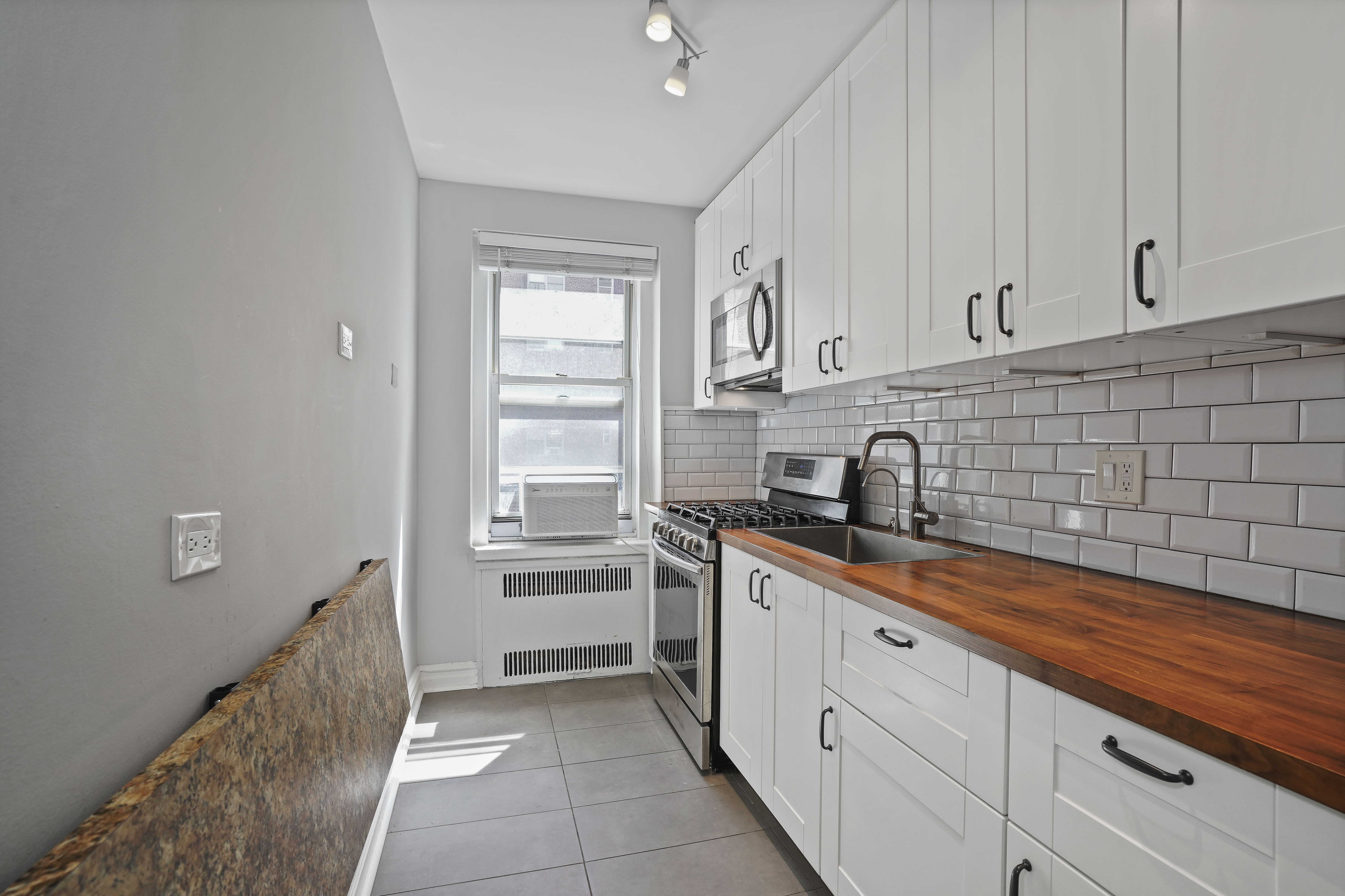 1900 Quentin Road, Unit B25 Brooklyn, NY 11229 - Photo 12 of 18