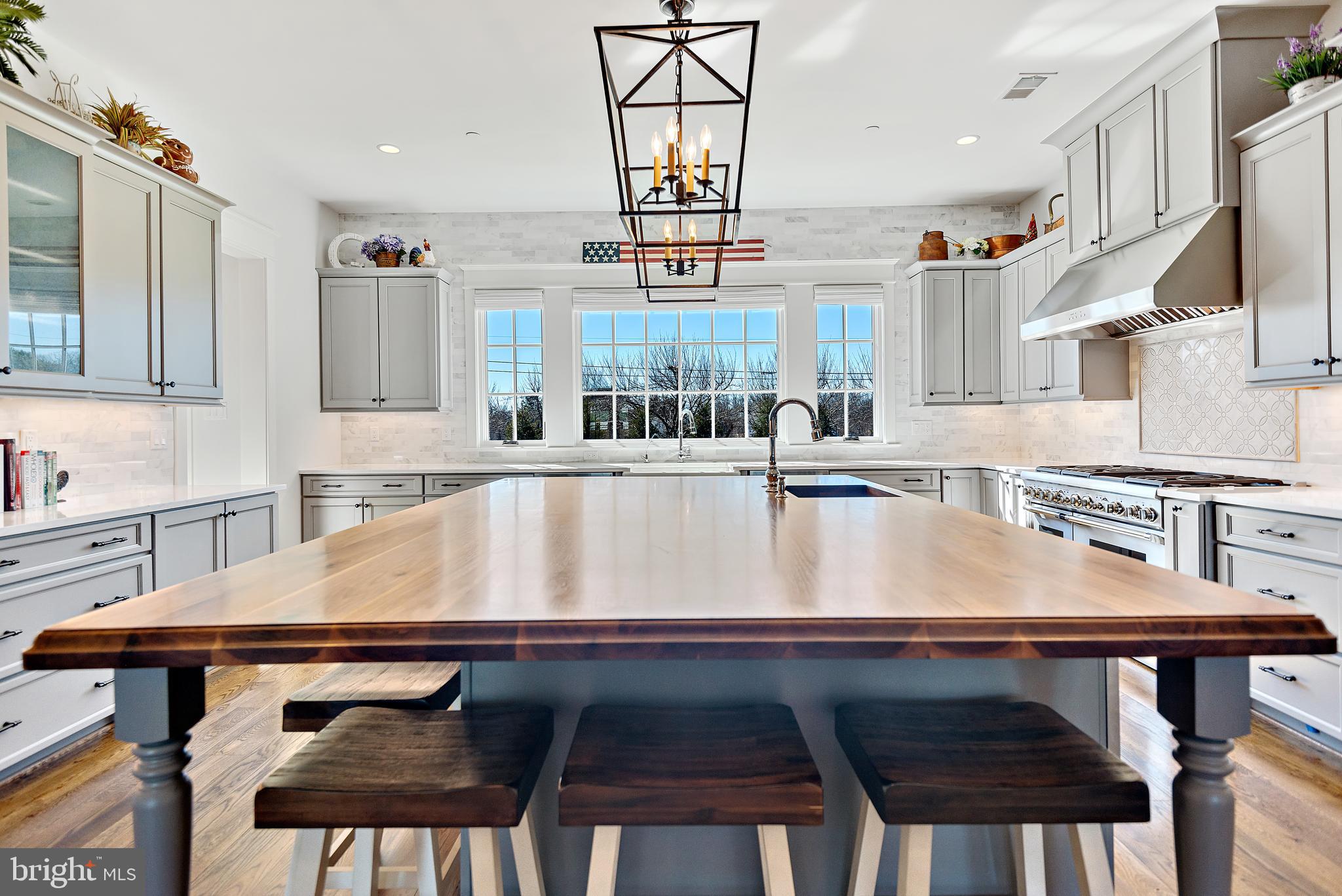 12962 Highland Road Highland, MD 20777 - Photo 16 of 74 Fantastic Kitchen Gathering Area