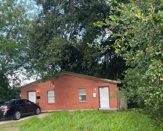 $995 | 306 Lake Road, La Marque, TX 77568
