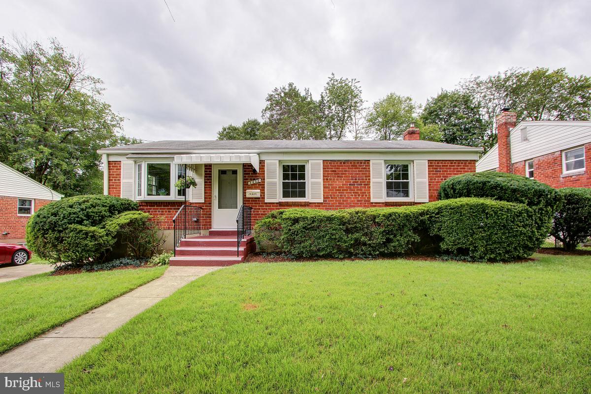 4804 Red Fox Road Rockville, MD 20852 - Photo 2 of 31 Gallery Image 2