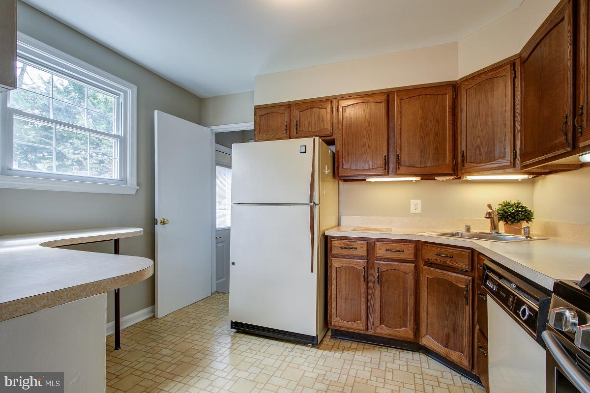 4804 Red Fox Road Rockville, MD 20852 - Photo 13 of 31 Gallery Image 13