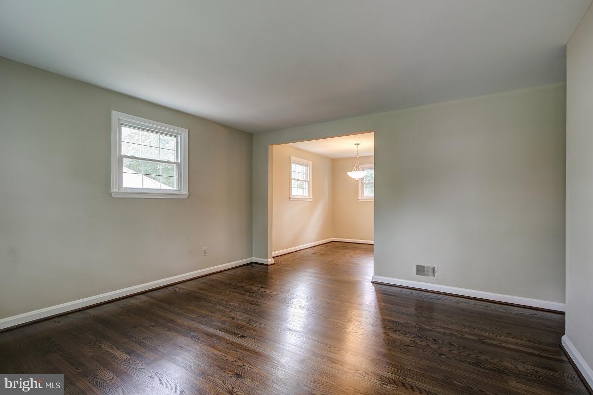 4804 Red Fox Road Rockville, MD 20852 - Photo 5 of 31 Gallery Image 5