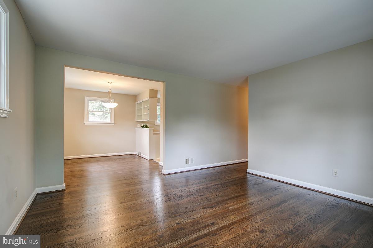 4804 Red Fox Road Rockville, MD 20852 - Photo 9 of 31 Gallery Image 9