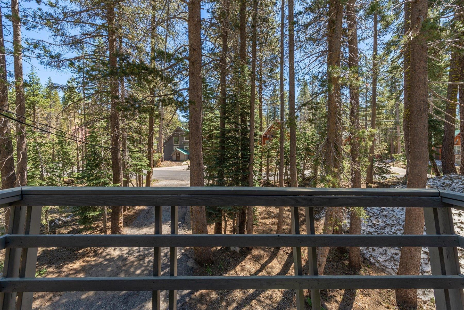 5585 Spruce Road Soda Springs, CA 95728 - Photo 15 of 21 Gallery Image 15