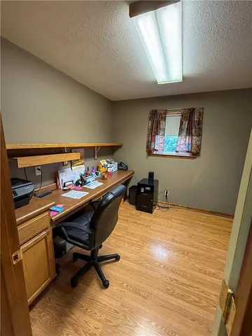 $405,000 | 10130 West 2400th Road, Fontana, KS 66026