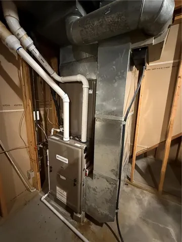 $405,000 | 10130 West 2400th Road, Fontana, KS 66026