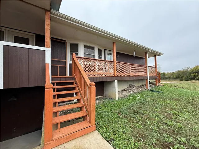 $405,000 | 10130 West 2400th Road, Fontana, KS 66026