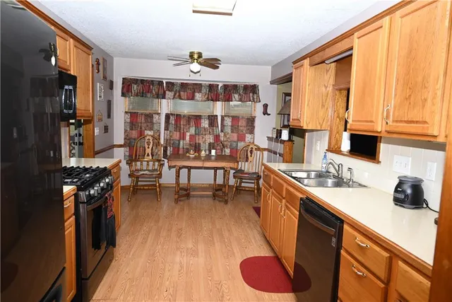 $405,000 | 10130 West 2400th Road, Fontana, KS 66026