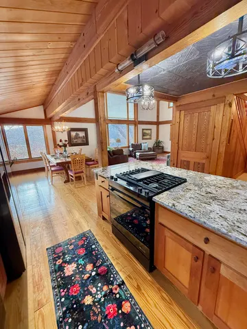 $1,250,000 | 6461 Highway 30, Decatur, TN 37322