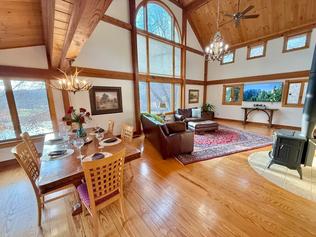 $1,250,000 | 6461 Highway 30, Decatur, TN 37322