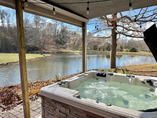 $1,250,000 | 6461 Highway 30, Decatur, TN 37322