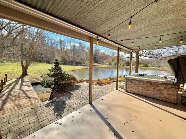 $1,250,000 | 6461 Highway 30, Decatur, TN 37322