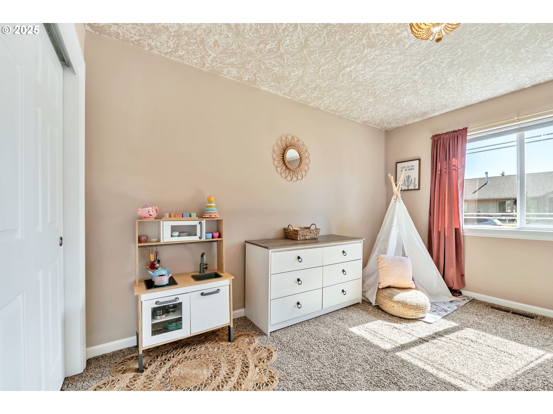525 12th Street Aumsville, OR 97325 - Photo 16 of 23 a bed room with a bed and a wooden floor