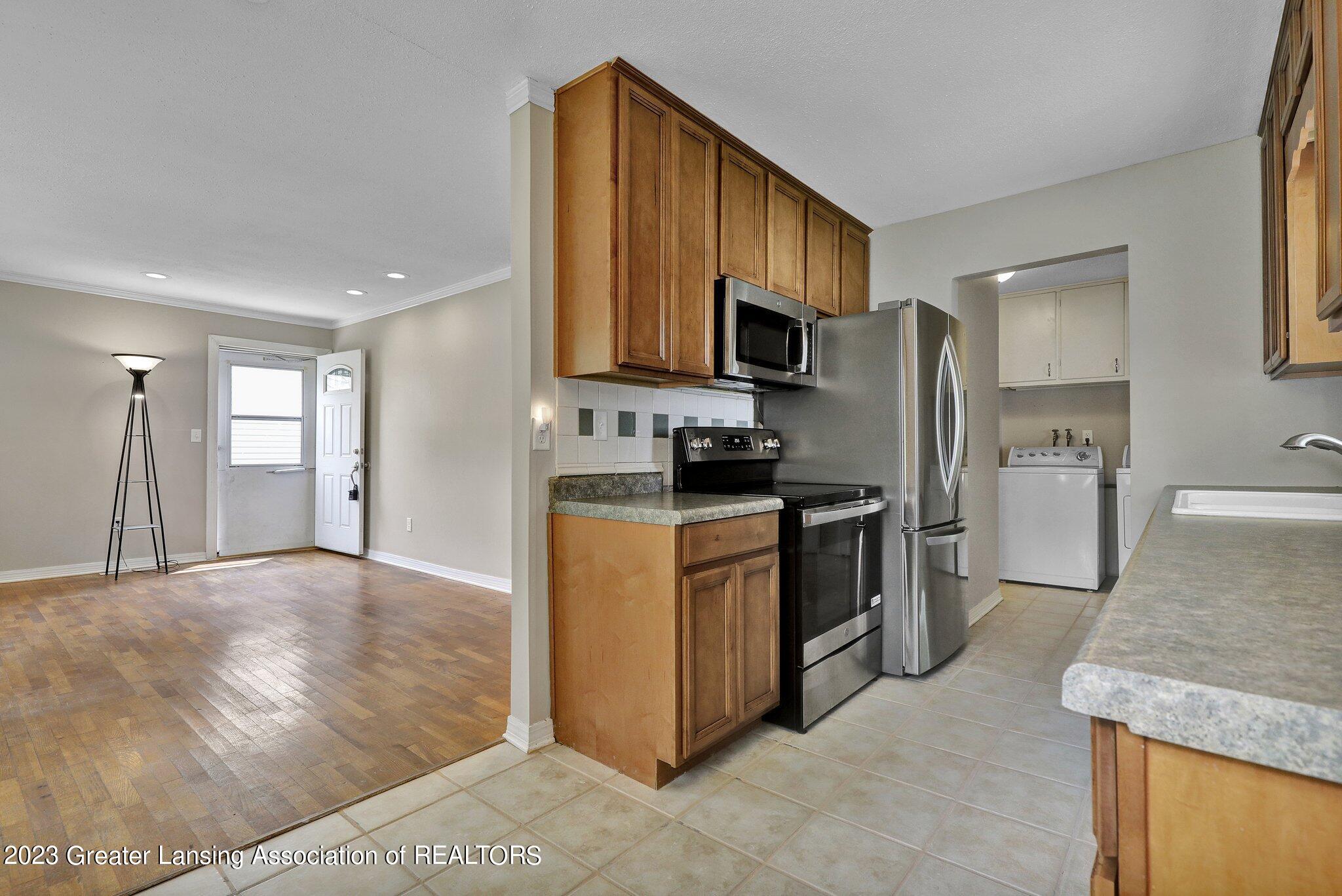 6020 Hughes Road Lansing, MI 48911 - Photo 9 of 23 12-web-or-mls-Open Ended Media-12