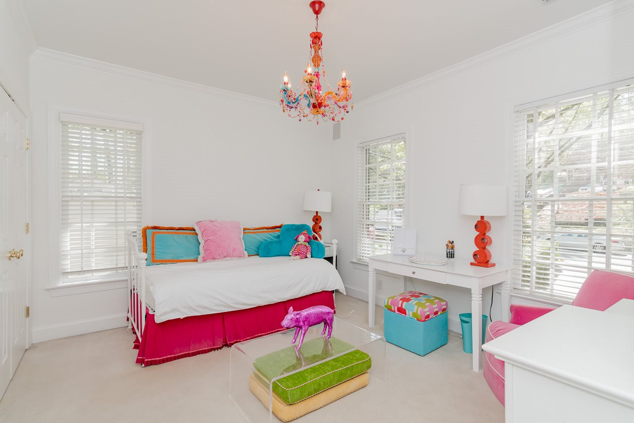 407 Forsyth Street Raleigh, NC 27609 - Photo 23 of 30 Guest Room