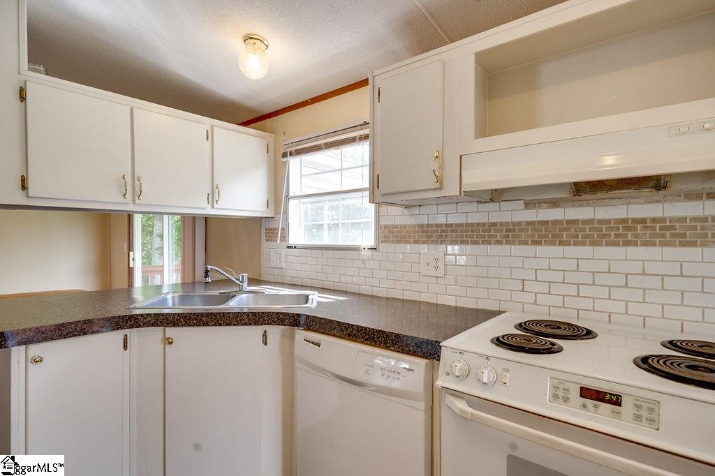 303 Bogey Drive Fountain Inn, SC 29644 - Photo 5 of 30