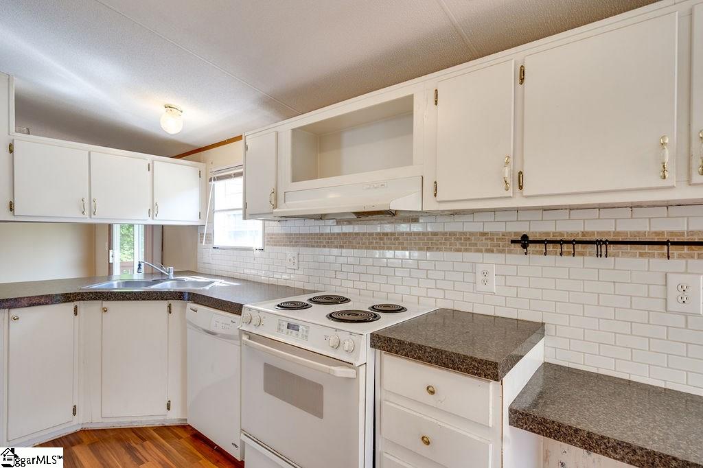 303 Bogey Drive Fountain Inn, SC 29644 - Photo 6 of 30