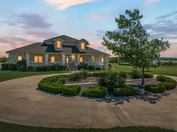 $999,000 | 664 Farm To Market Road 182, Valley Mills, TX 76689