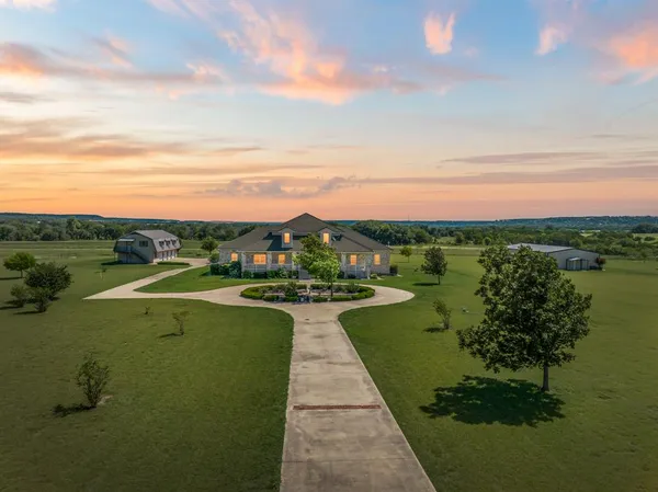 $999,000 | 664 Farm To Market Road 182, Valley Mills, TX 76689