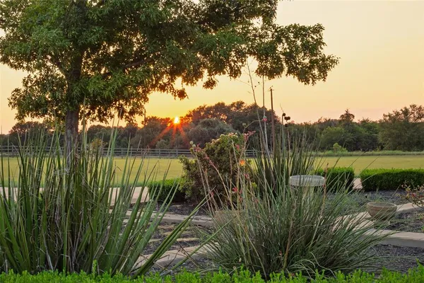 $999,000 | 664 Farm To Market Road 182, Valley Mills, TX 76689