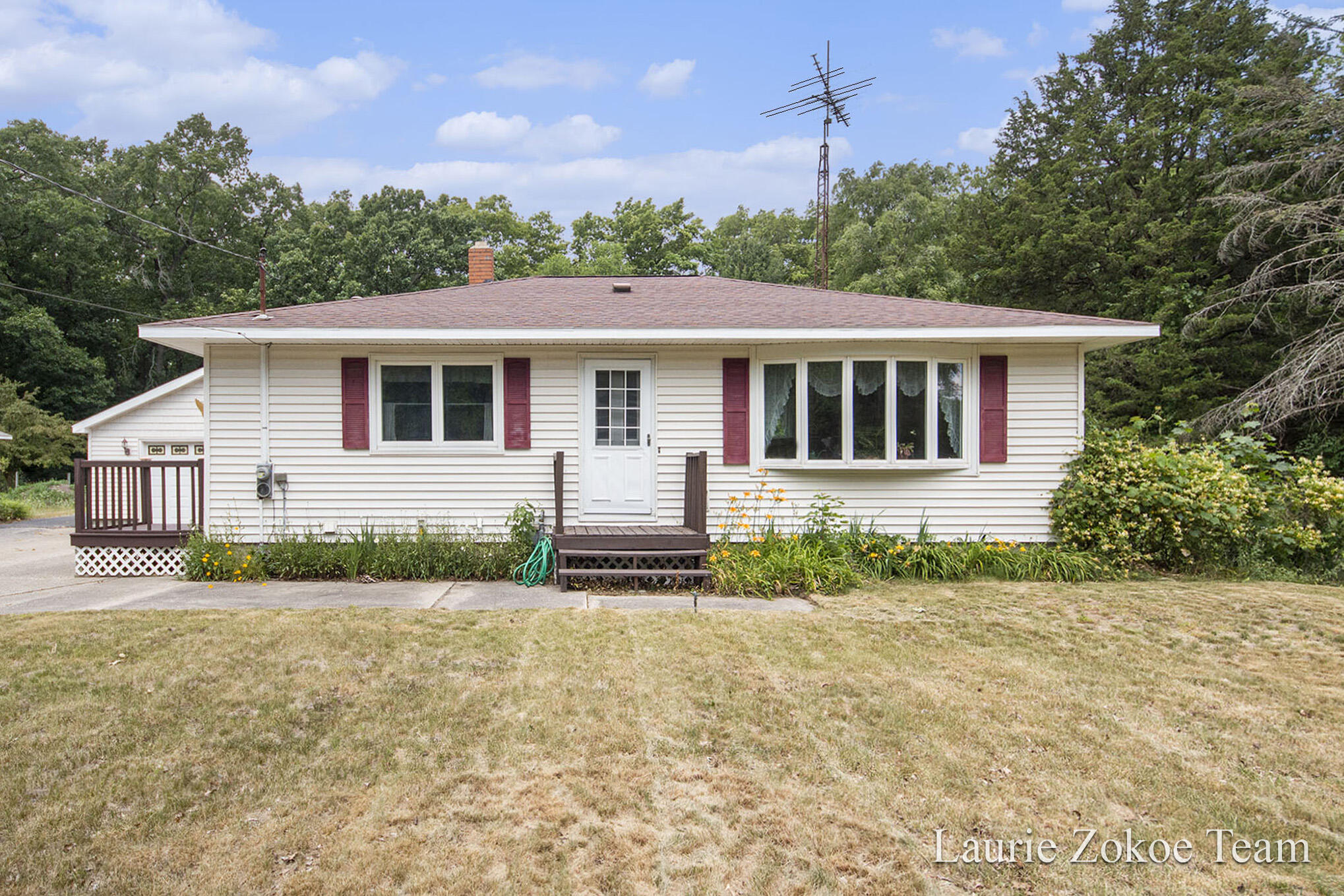 5476 Heights Ravenna Road Fruitport, MI 49415 - Photo 2 of 35 IMG_5587