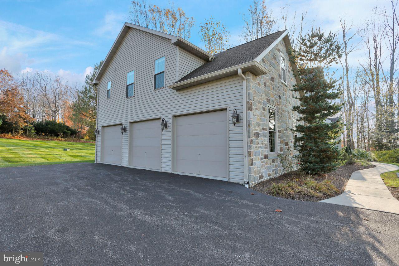 467 Miller Road Reading, PA 19608 - Photo 4 of 61 Gallery Image 4