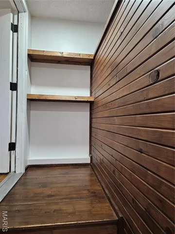 $315,000 | 1469 K Highway, Fremont, MO 63941