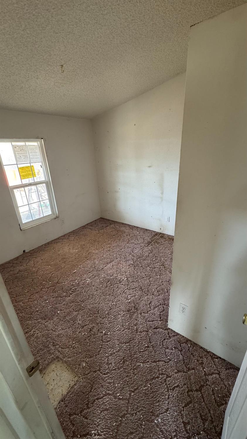 11086 Kelly Street Mojave, CA 93501 - Photo 7 of 10