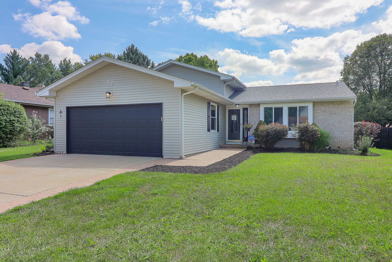 57 Lockman Circle Elgin, IL 60123 - Photo 1 of 25 Gallery Image 1