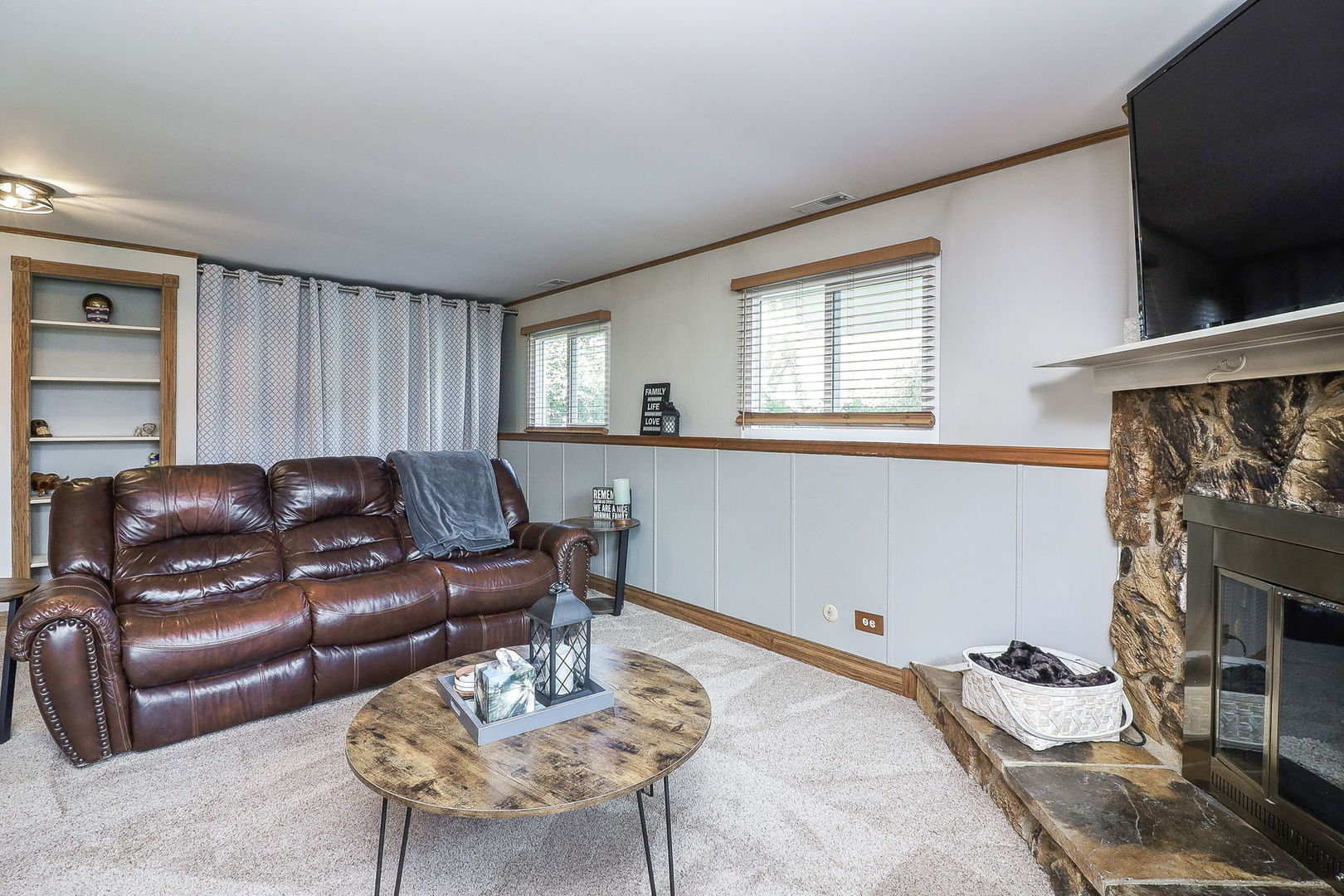 57 Lockman Circle Elgin, IL 60123 - Photo 17 of 25 Gallery Image 17