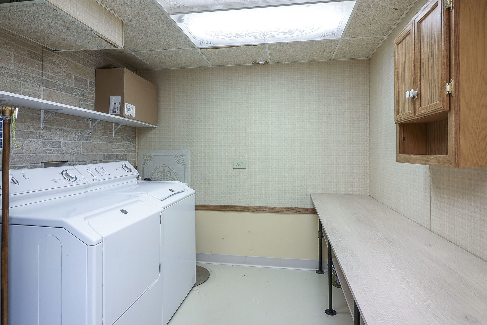 57 Lockman Circle Elgin, IL 60123 - Photo 21 of 25 Gallery Image 21