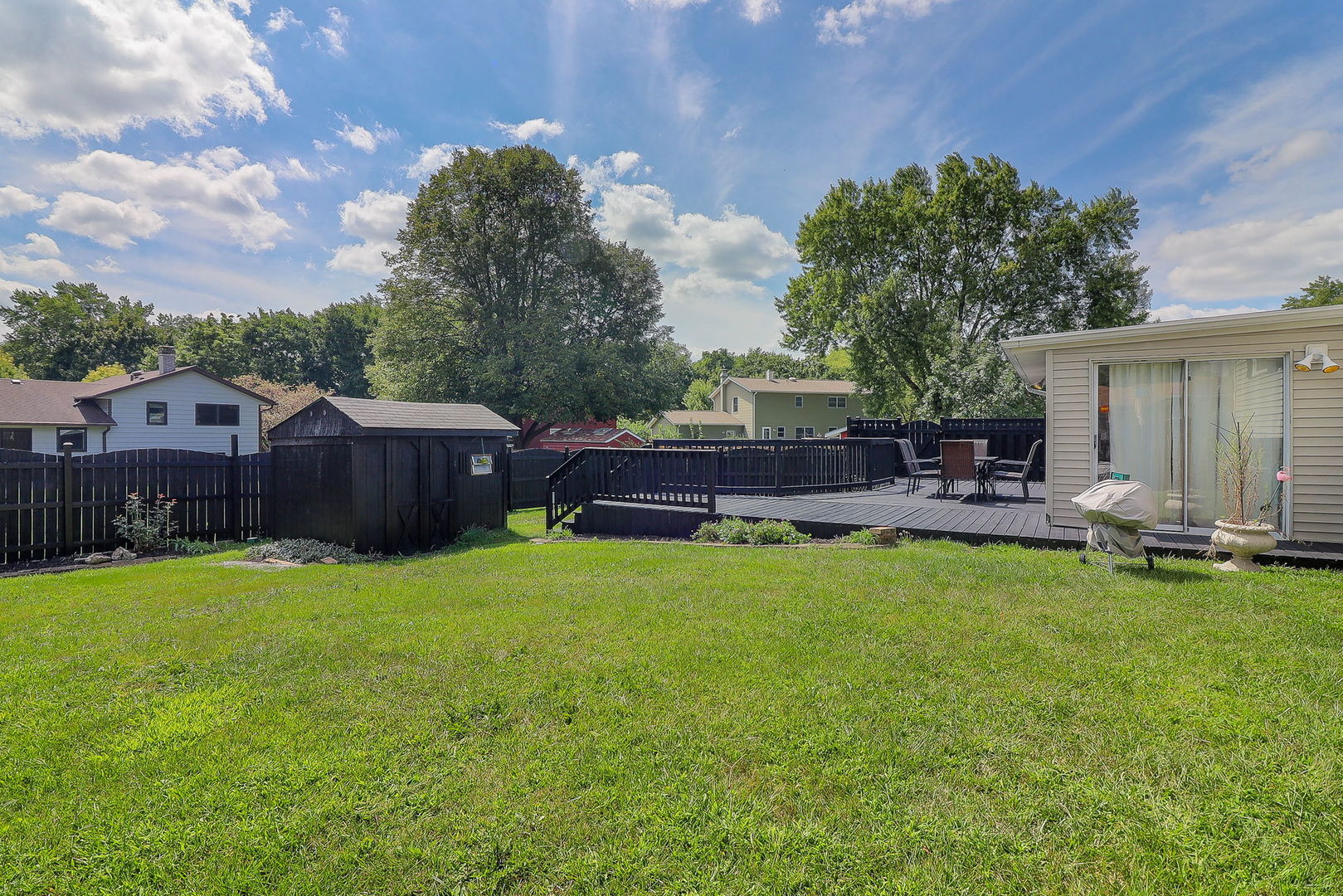 57 Lockman Circle Elgin, IL 60123 - Photo 24 of 25 Gallery Image 24
