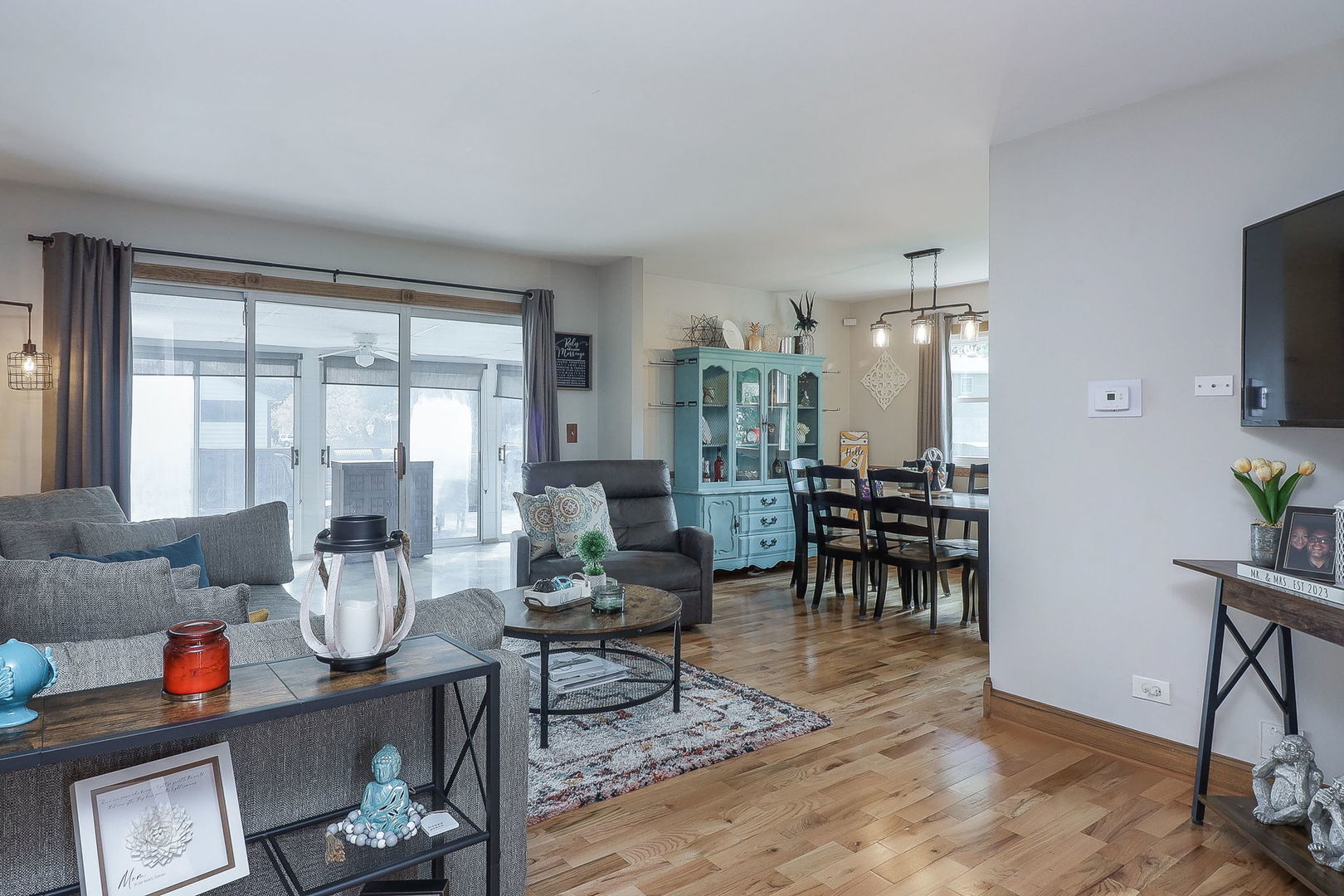 57 Lockman Circle Elgin, IL 60123 - Photo 3 of 25 Gallery Image 3