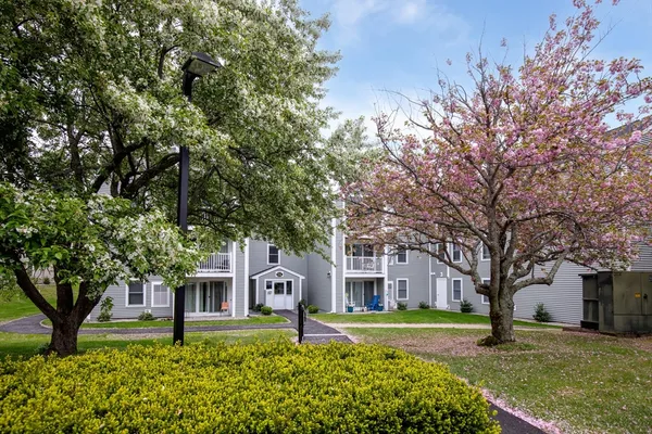 $299,900 | 7 A Marc Drive, Unit 10, Plymouth, MA 02360