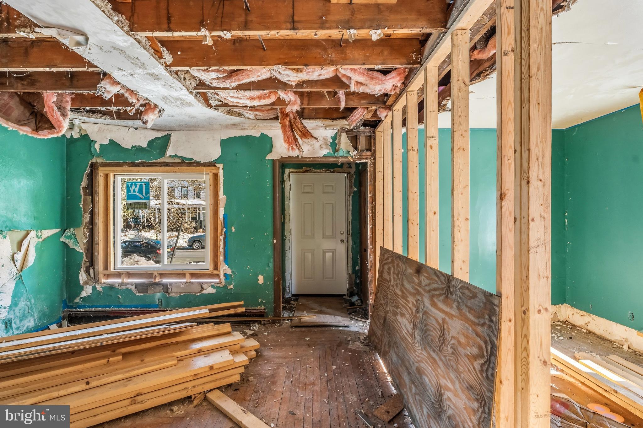 115 8th Street Salem, NJ 08079 - Photo 3 of 20 a front view of a house with a garden