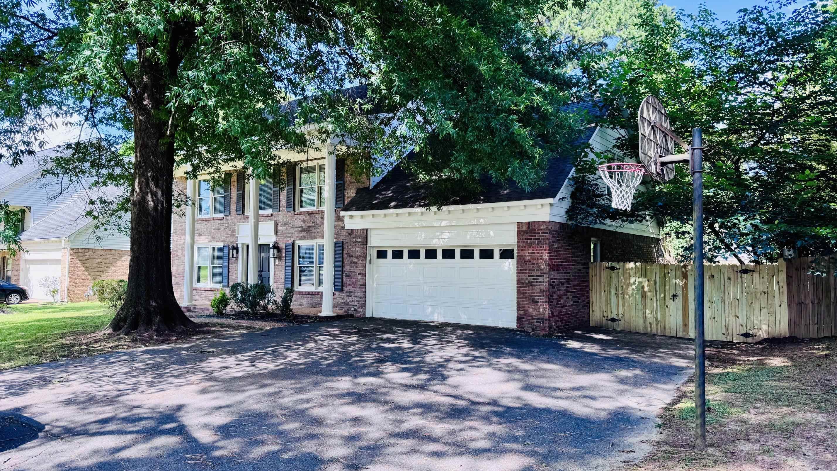 1834 Brierbrook Road Germantown, TN 38138 - Photo 2 of 19
