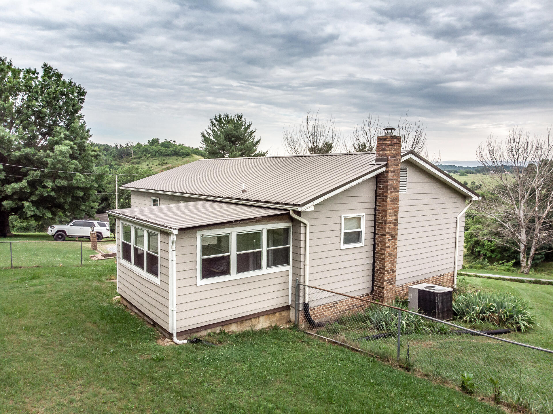 895 Old Snapps Ferry Road Chuckey, TN 37641 - Photo 4 of 77 895OldSnapp_046