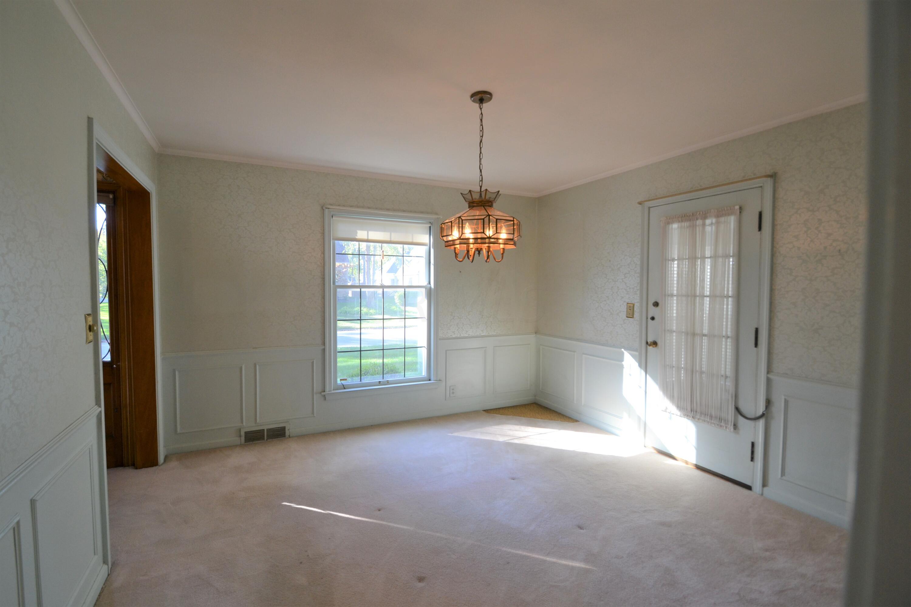242 South Chesterfield Road Columbus, OH 43209 - Photo 11 of 29 Gallery Image 11