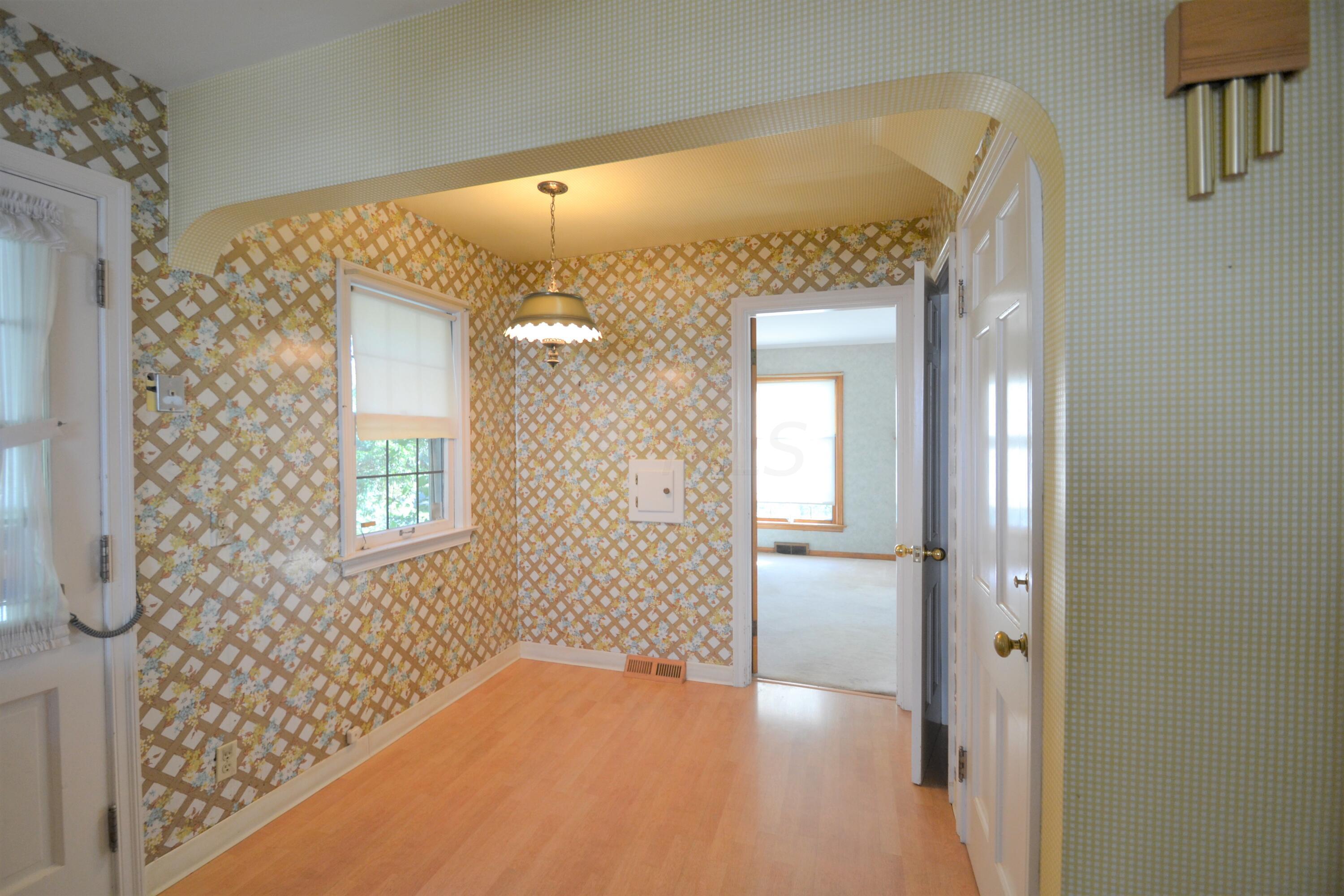 242 South Chesterfield Road Columbus, OH 43209 - Photo 14 of 29 Gallery Image 14
