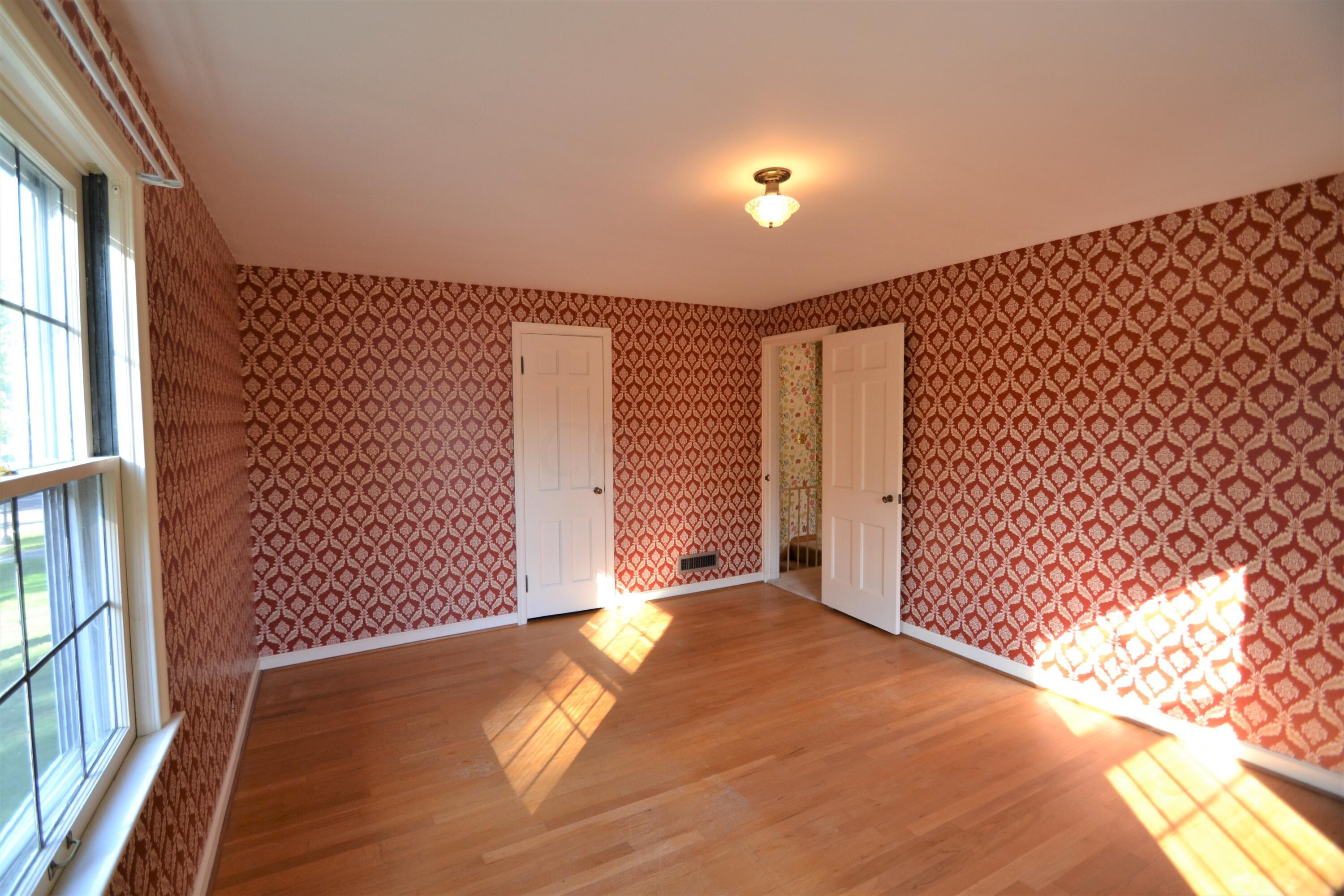242 South Chesterfield Road Columbus, OH 43209 - Photo 20 of 29 Gallery Image 20