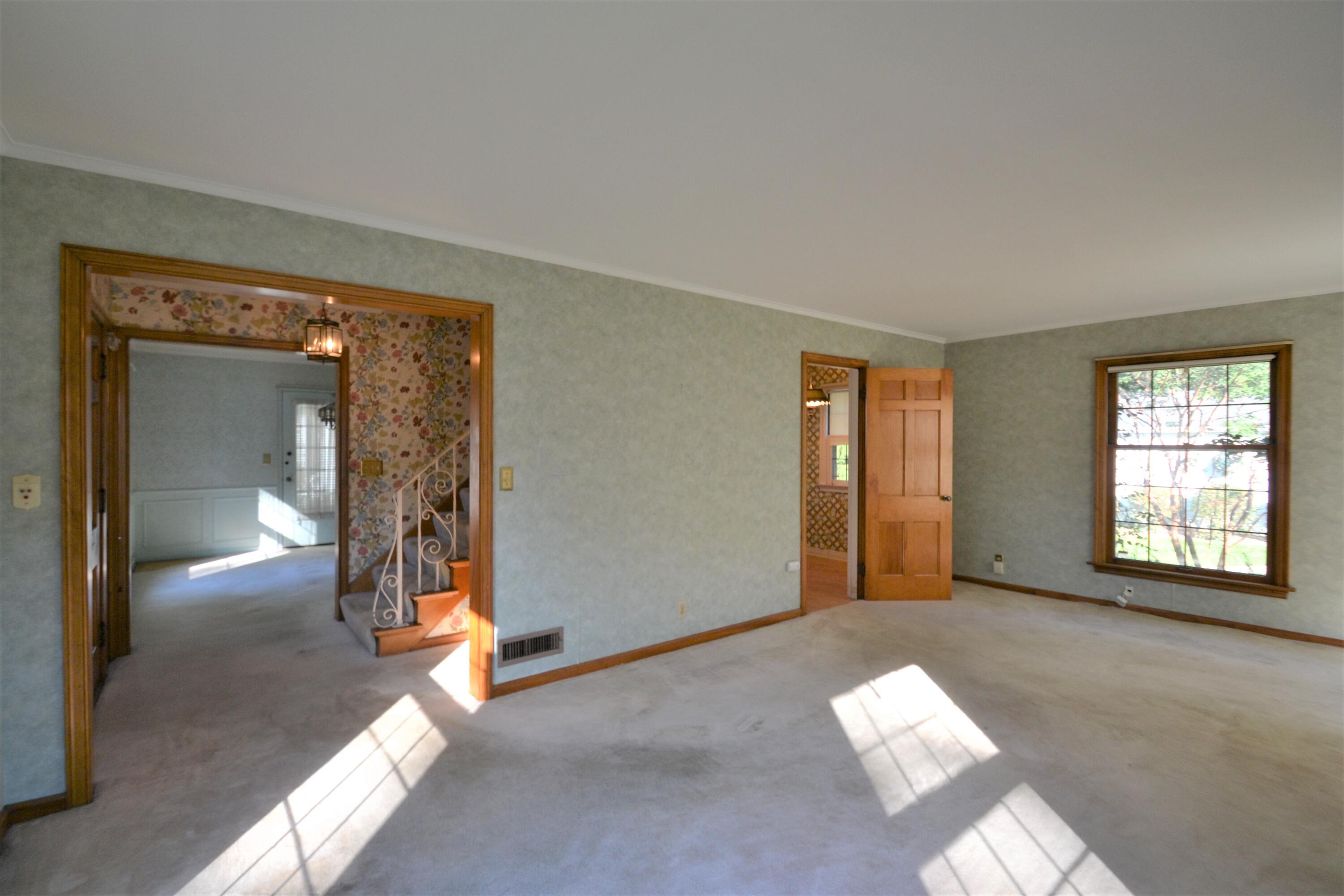 242 South Chesterfield Road Columbus, OH 43209 - Photo 8 of 29 Gallery Image 8