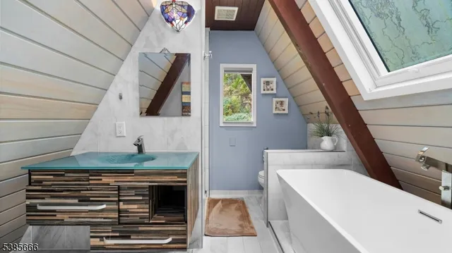 $585,000 | 658 Winding Brook Lane, Califon, NJ 07830