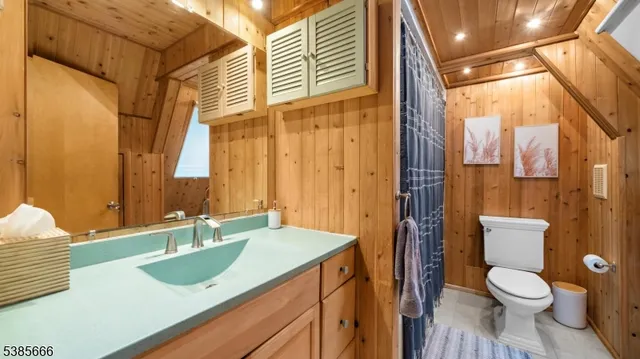 $585,000 | 658 Winding Brook Lane, Califon, NJ 07830