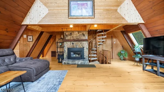 $585,000 | 658 Winding Brook Lane, Califon, NJ 07830