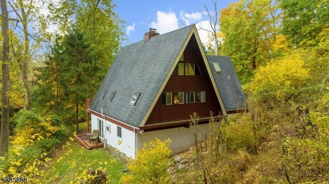 $585,000 | 658 Winding Brook Lane, Califon, NJ 07830