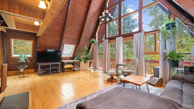 $585,000 | 658 Winding Brook Lane, Califon, NJ 07830