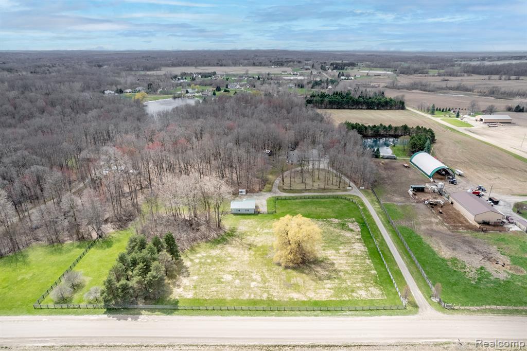 5570 Baldwin Road Oxford, MI 48371 - Photo 3 of 39