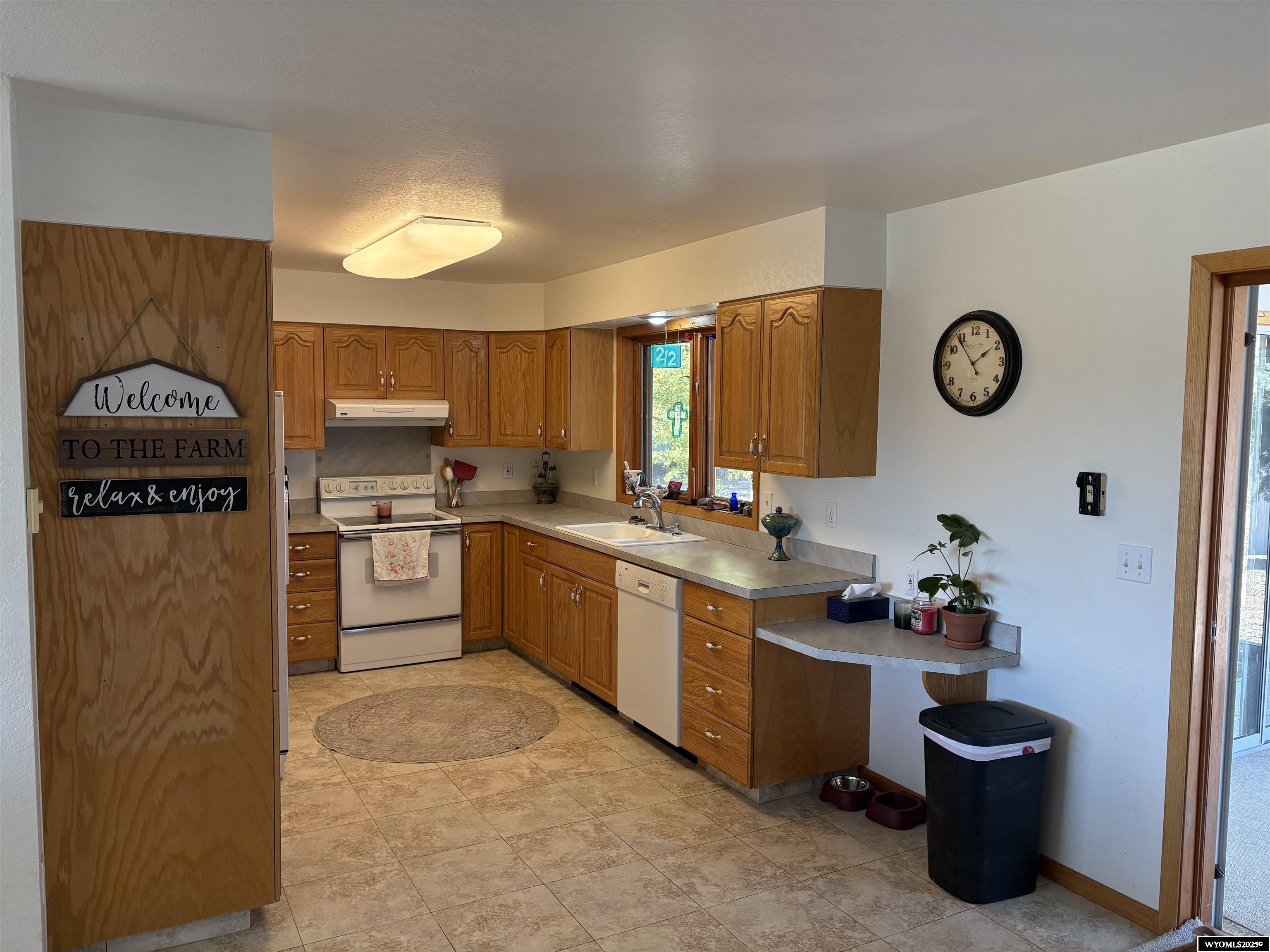 1055 Rein Road Riverton, WY 82501 - Photo 4 of 35